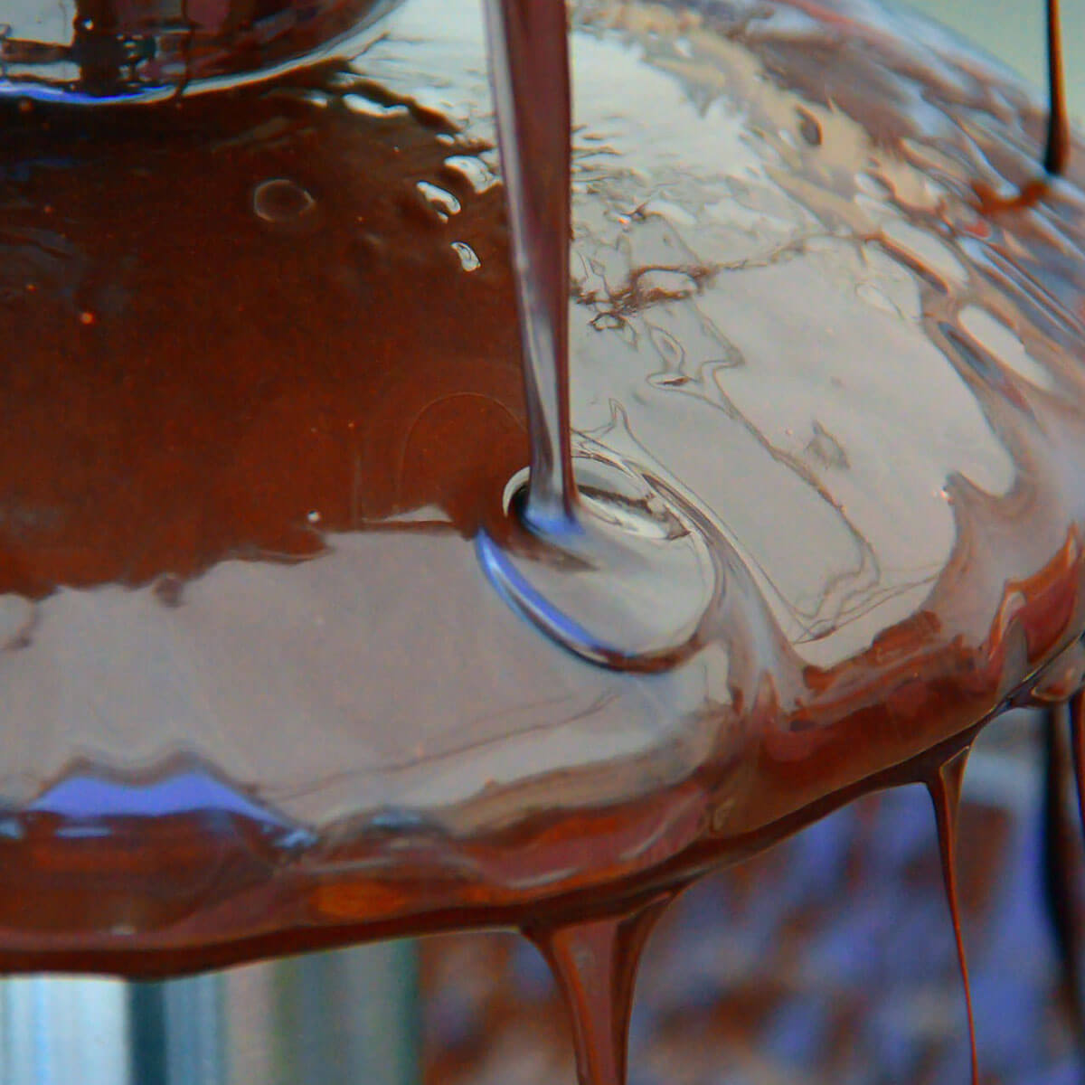 fuente de chocolate líquido para mesa dulce